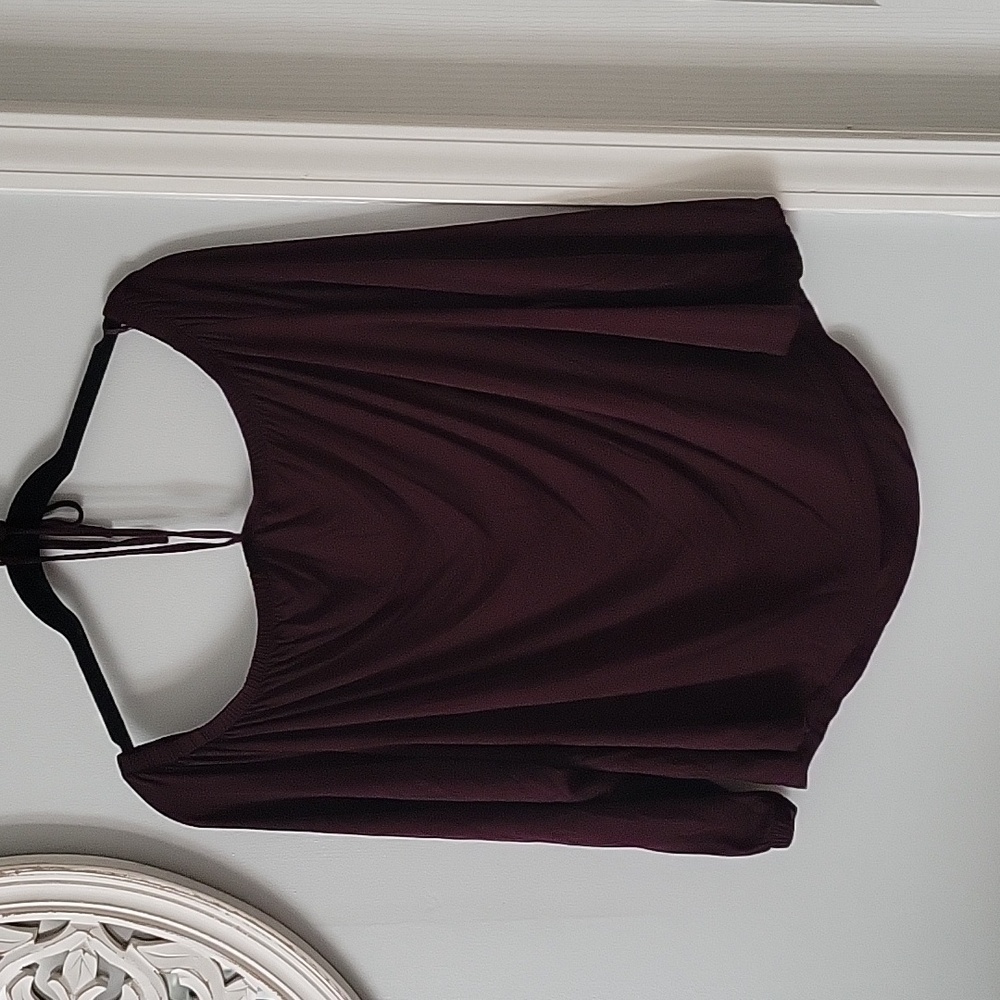 Cupcakes & cashmere off the shoulder w/ halter
